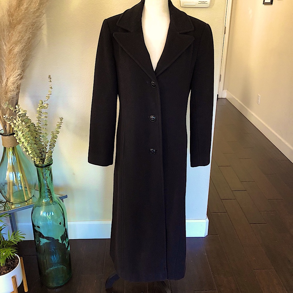 Classic Long Black Cashmere & Wool Coat - Size 4
